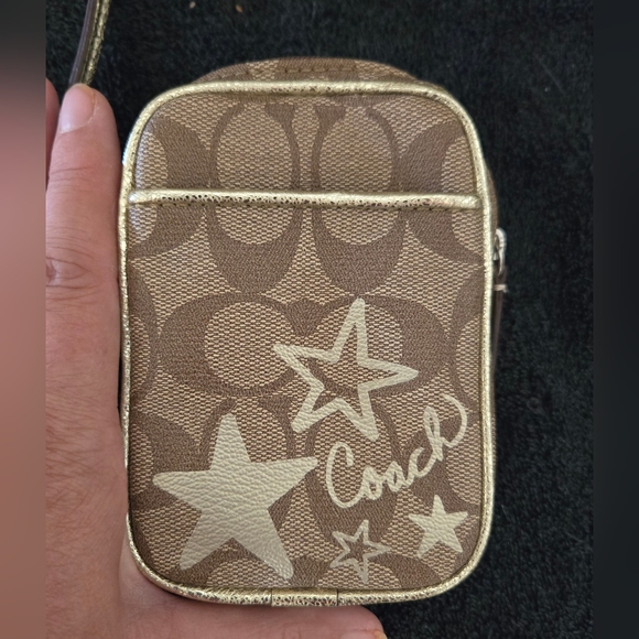 Coach canvas Wristlet coach and stars on front zip close gold and brown - Picture 6 of 6